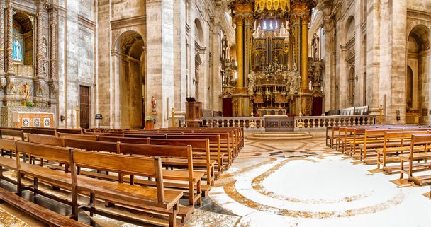 Interior da Basílica da Estrela em Lisboa, Portugal
 - Foto, Imagem