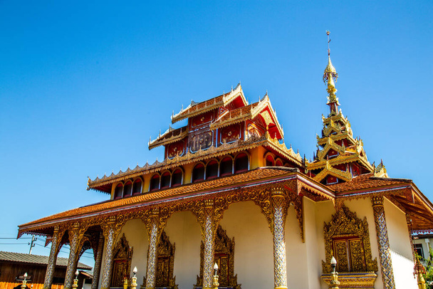 wat hua wiang tempel in mae hong son, thailand - Foto, Bild