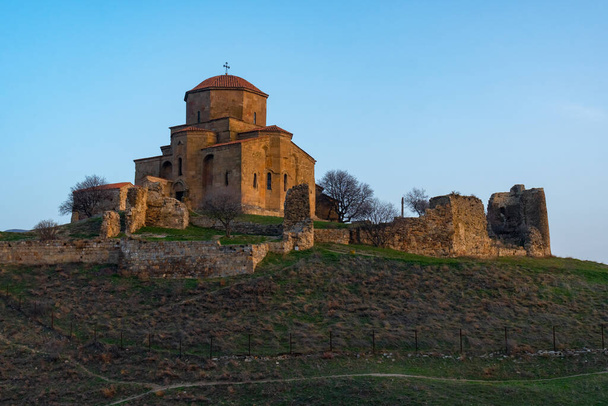 Jvari klášter je georgiánský ortodoxní klášter se nachází v blízkosti Mtskheta, Georgia - Fotografie, Obrázek