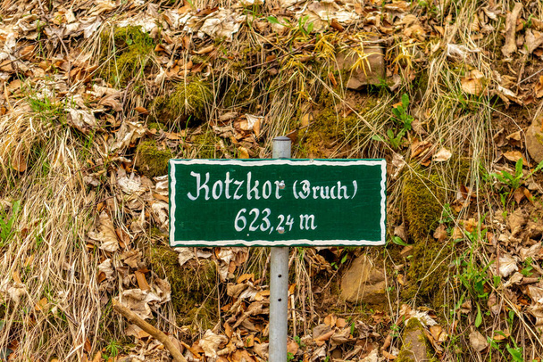 Caminata al Gleichberge cerca de Rmhild en el sur de Turingia - Turingia - Alemania - Foto, Imagen