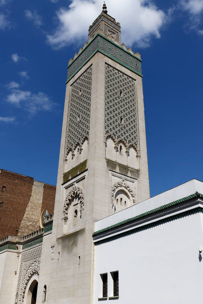 Velká mešita Paříže - muslimský chrám ve Francii. Byla založena v roce 1926 jako projev vděčnosti muslimským tirailurám z koloniální říše Francie. - Fotografie, Obrázek