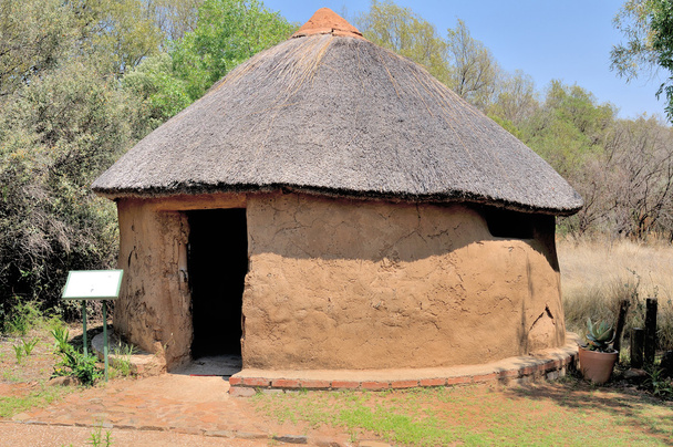 Cabane traditionnelle Sotho
 - Photo, image