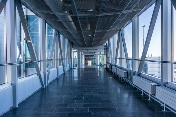 contemporary hallway of airport - Foto, imagen