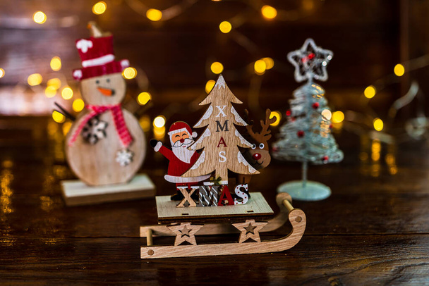 Karácsonyi kompozíció szezonális dekorációval és díszítéssel - Fotó, kép