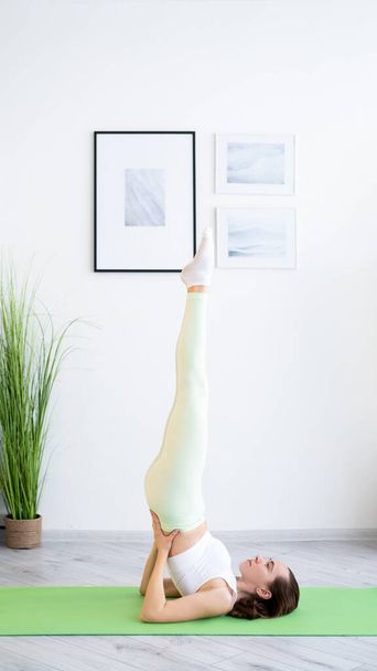 fitness exercise home gym fit woman workout yoga - Fotografie, Obrázek