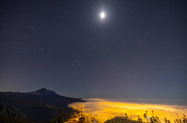 αστέρια τη νύχτα στο el teide tenerife - Φωτογραφία, εικόνα