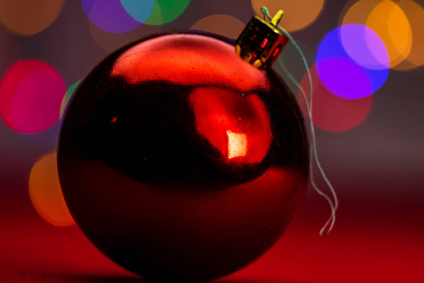 Decorações de Natal contra luzes de fundo - Foto, Imagem