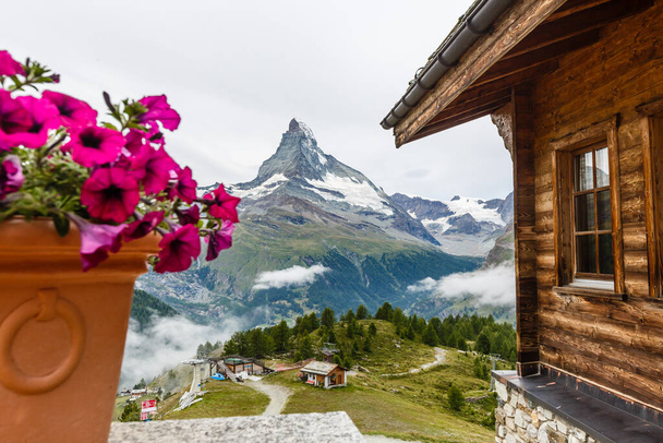 Matterhorn hinter einem schönen See - Foto, Bild