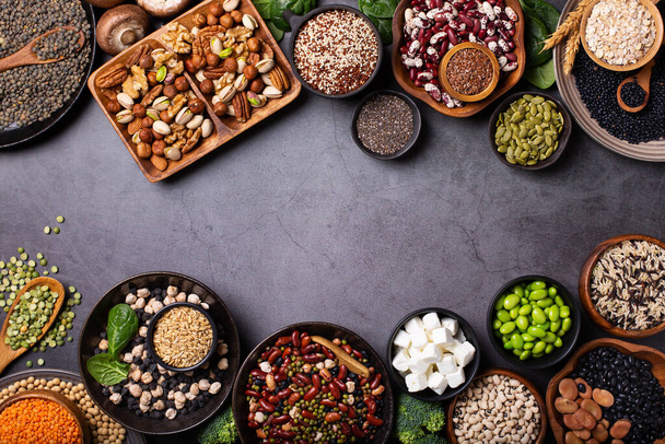 Ποικιλία από vegan, φυτικές πρωτεϊνούχες τροφές, όσπρια, φακές, φασόλια - Φωτογραφία, εικόνα