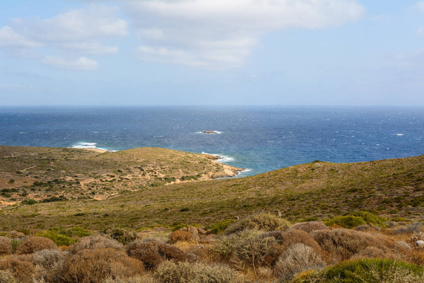 Північне узбережжя прекрасного острова Іос. Кікладські острови, Греція - Фото, зображення