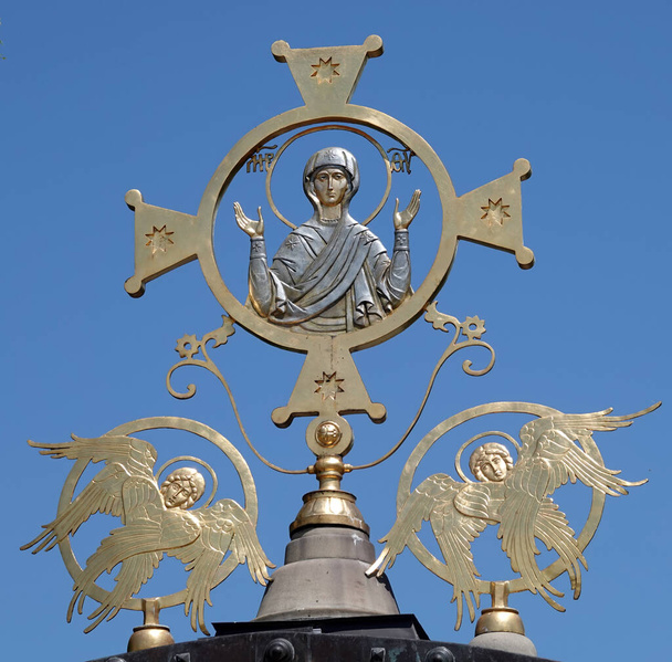 Kijów, Ukraina 16 czerwiec 2021: Klasztor Narodzenia Najświętszej Maryi Panny dziesięcina jest męskim klasztorem ukraińskiego Kościoła prawosławnego w Kijowie - Zdjęcie, obraz