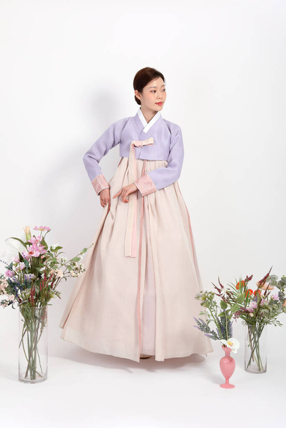 spring beauty concept, beautiful korean woman wearing hanbok - Foto, Imagem