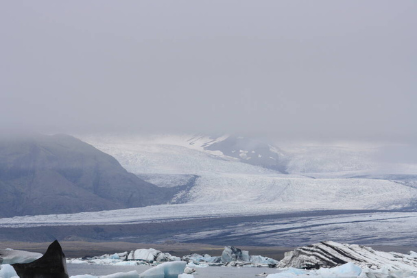 Jokulsarlon, glacial lake in southern Iceland. - Фото, изображение