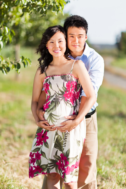 zwangere paar - Foto, afbeelding