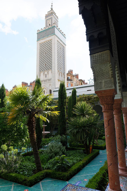 The garden of Great Mosque of Paris - Muslim temple in France. It was founded in 1926 as a token of gratitude to the Muslim tirailleurs from France's colonial empire. - Photo, Image
