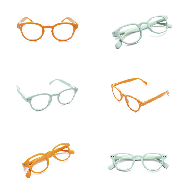 Σύνολο από διαφορετικά κομψά γυαλιά που απομονώνονται σε λευκό - Φωτογραφία, εικόνα