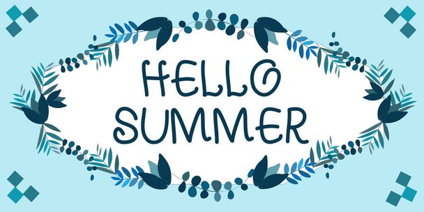 Käsitteellinen näyttö Hello Summer. Internet Concept Toivottaa lämpimin vuodenaika tulee kevään jälkeen Runko koristeltu värikkäitä kukkia ja lehtien järjestetty harmonisesti. - Valokuva, kuva