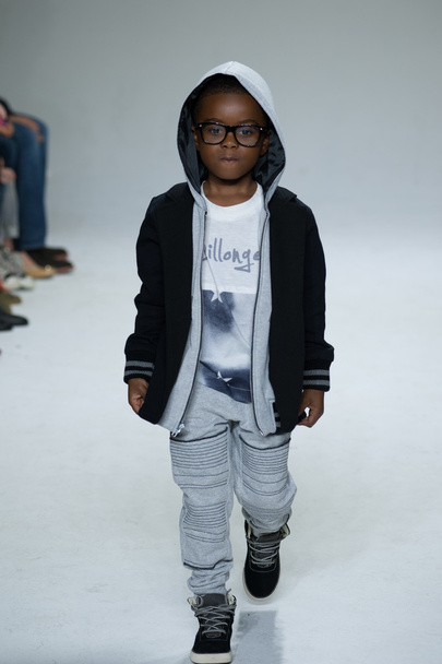 小柄なパレードの子供ファッション ・ ウィークにて Dillonger 服プレビュー - 写真・画像
