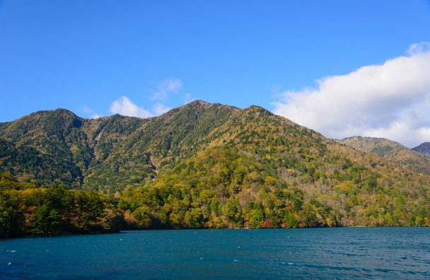 Lago Yunoko en otoño, en Nikko, Japón
 - Foto, imagen