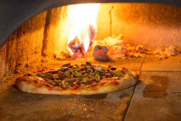 свіжі італійська піца
 - Фото, зображення