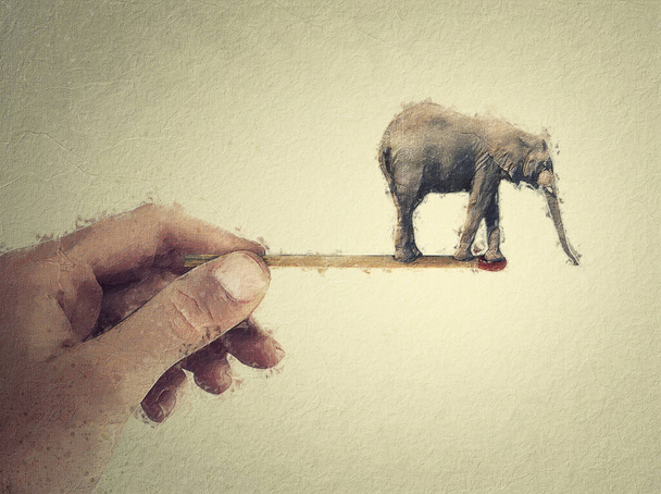 Pittura surreale con un piccolo elefante che si equilibra sul bordo di un fiammifero in una mano di persona. Concetto bizzarro, animali in pericolo dipende dal comportamento umano - Foto, immagini
