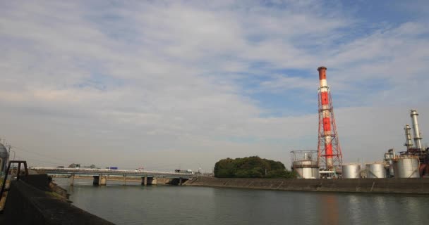 Fabbrica nella zona industriale di Yokkaichi Mie japan - Filmati, video