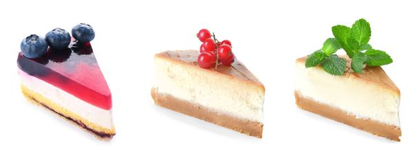Κομμάτια από νόστιμα cheesecakes σε λευκό φόντο - Φωτογραφία, εικόνα