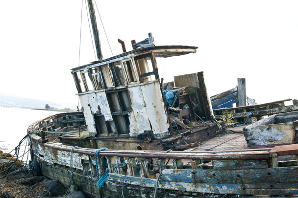 Chalutier de pêche abandonné
  - Photo, image