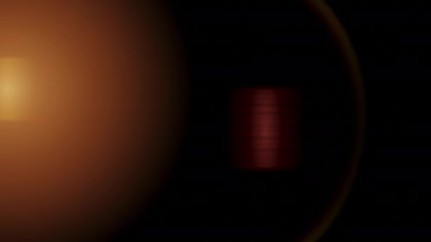 Υλικό βίντεο από πορτοκαλί φως και φωτοβολίδα φακού που κινείται αριστερά και δεξιά (φωτοβολίδα, φως, διαρροή φωτός)) - Πλάνα, βίντεο