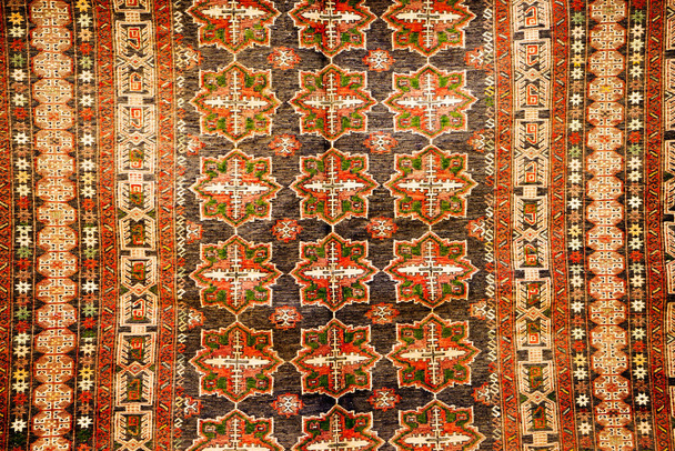 szüret Azerbajdzsán, török keleti szőnyeg kézzel készített, háttér - Fotó, kép