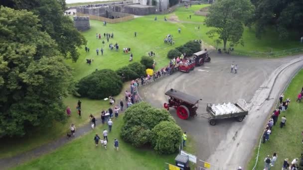 Besucher des Shanes Castle May Day Dampfrallye Antrim Estate Nordirland am 6. Mai 28-08-21 - Filmmaterial, Video