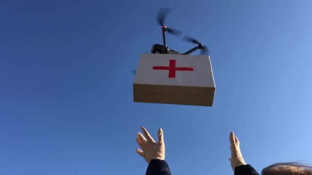 Delivery Of Unmanned Aerial Vehicle Medicines. SOS medicine. - Felvétel, videó
