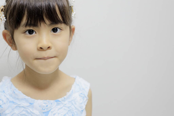 Japán lány ruhában (7 éves) - Fotó, kép
