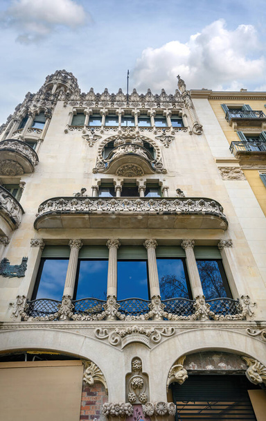 Barcelona, Spain. The Casa Lleo Morera is a building designed by noted modernisme Catalan architect Domenech i Montaner - Foto, imagen