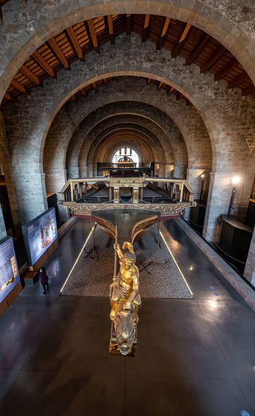 Барселона, Испания. Корабль Королевской галереи в Морском музее, построенный в Драссане в 1568 году - Фото, изображение