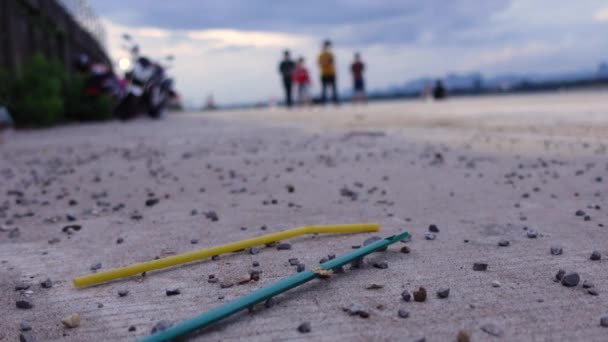  Single use plastic pollution discarded drinking straw - Séquence, vidéo