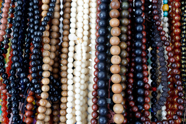 Temple bouddhiste Truc Lam. Perles de prière ou malas à vendre. Dalat. Viêt Nam.  - Photo, image