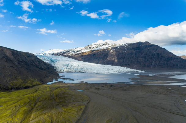 Aerial view of Flaajokull glacier in Vatnajokull national park in south Iceland - Fotoğraf, Görsel