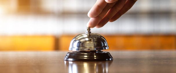 Hotel service bell, koncepcja pierwszej klasy usług biznesowych. - Zdjęcie, obraz