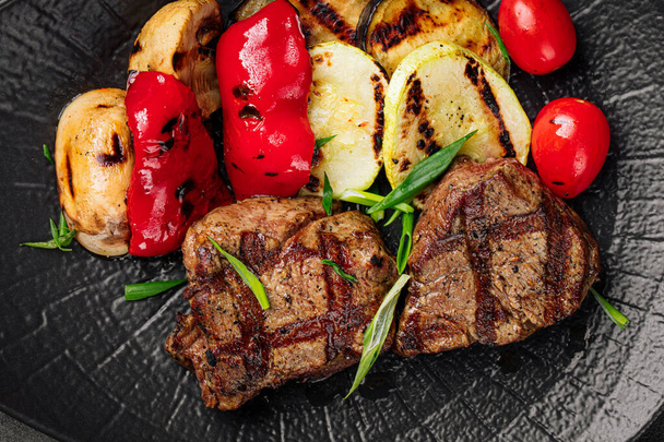 Mignon steak with grilled vegetables - Photo, image