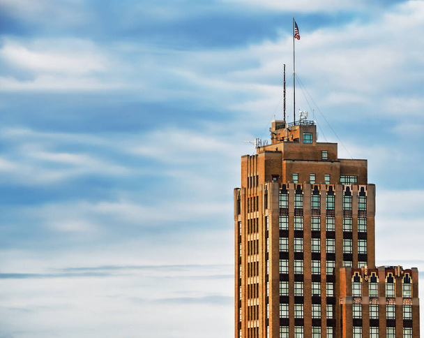 Syracuse, New York, USA. April 22, 2022. View of the landmark State Tower Building in downtown Syracuse, New York with sky copy space - 写真・画像
