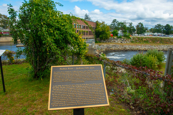 Sinal de Jackson Falls Dam no rio Nashua no centro de Nashua, New Hampshire NH, EUA.  - Foto, Imagem