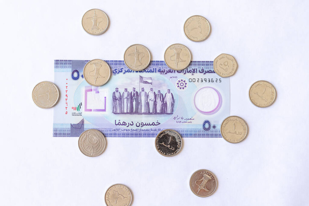 Az Egyesült Arab Emirátus Központi Bankja új ötven dhs 50 dirham bankjegy kibocsátása - Fotó, kép
