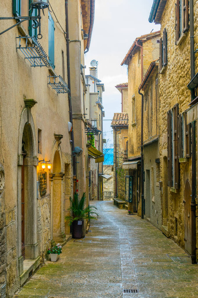 view of a narrow street in the historical center of San Marino - Valokuva, kuva