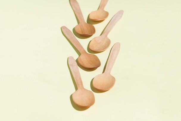 Wooden spoons, minimal zero waste concept - 写真・画像