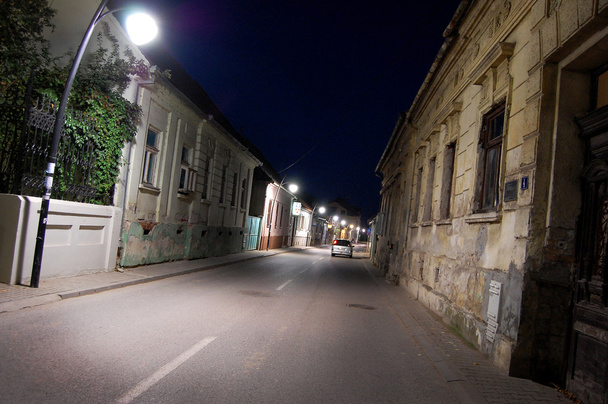 Rua à noite
 - Foto, Imagem