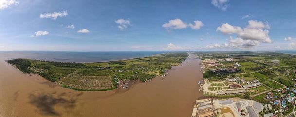 The Landmark and Tourist Attraction areas of the of Miri City, with its famous beaches, rivers, city and scenic surroundings - Фото, зображення