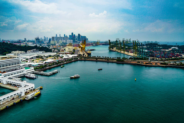 Clãs no Porto de Singapura. Localização do tiroteio: Singapura - Foto, Imagem