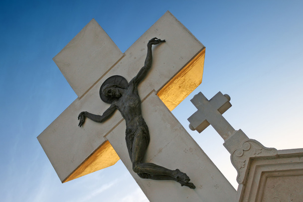 Cruces de piedra iglesia
 - Foto, Imagen