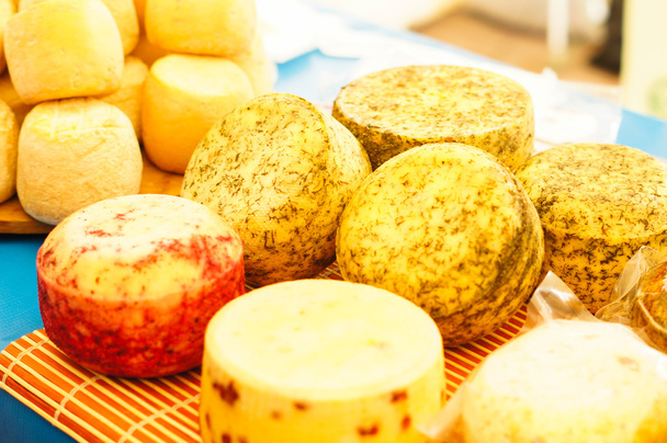 farklı çeşit peynir - Fotoğraf, Görsel